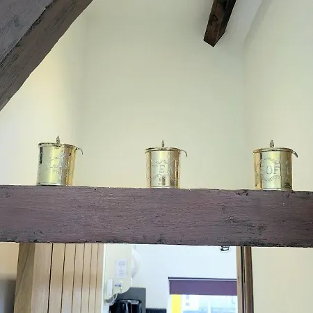 The Nave, Muston Gristhorpe